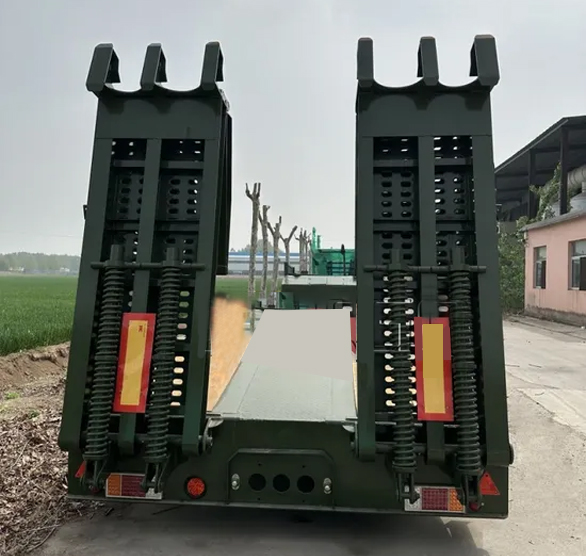 Durable lowbed trailer for construction